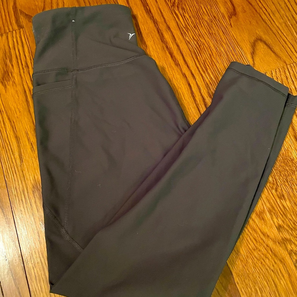 Old Navy M powersoft leggings with pockets 🏃‍♂️
